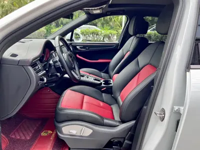Porsche Macan 2021, 30000 км, за 245000 CNY