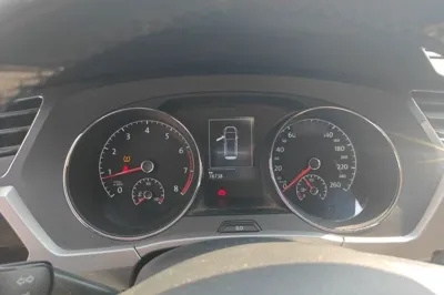 Volkswagen Touran 2016, 78700 км, за 66123.85 CNY - фото 9
