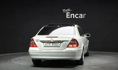 Mercedes-Benz E-Class 2009, 127133 км, за 9700000 KRW