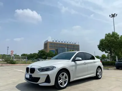 BMW 1 Series 2020, 90000 км, за 55800 CNY - фото 1