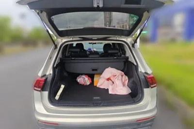 Volkswagen Tiguan L 2019, 75800 км, за 78584.52 CNY - фото 19