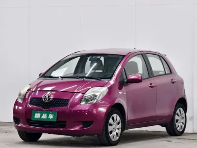 Toyota Yaris · 2010 год