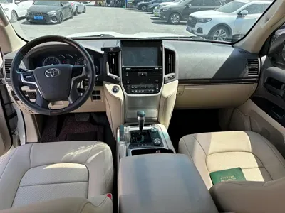 Toyota Land Cruiser 2019, 90000 км, за 459799 CNY - фото 7