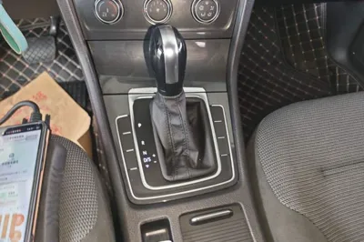 Volkswagen Golf 2019, 114300 км, за 64900.21 CNY - фото 16