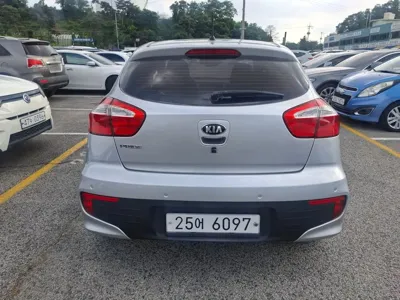 Kia Pride 2015, 189659 км, за 4500000 KRW