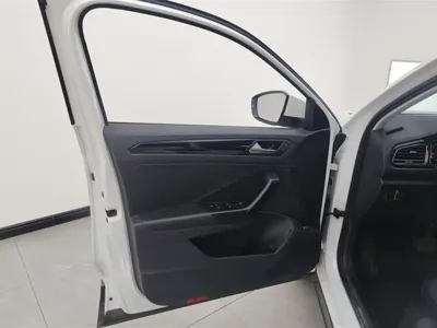 Volkswagen T-Roc 2021, 46500 км, за 74700 CNY - фото 7