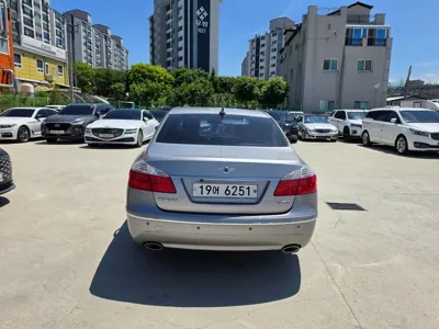 Hyundai Genesis 2010, 216183 км, за 2800000 KRW