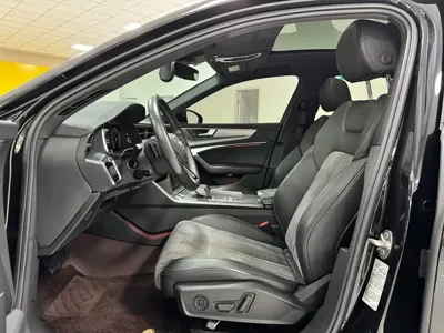 Audi A6L 2022, 24800 км, за 241800 CNY