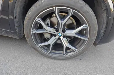 BMW X5 2022, 32300 км, за 426331.38 CNY - фото 8