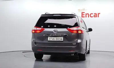 Toyota Sienna 2018, 114290 км, за 22000000 KRW