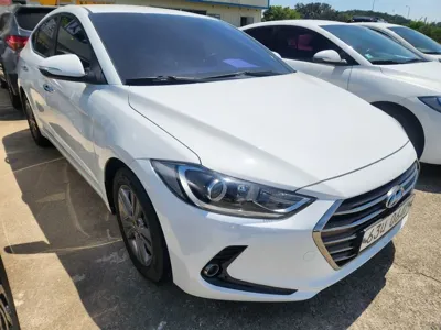 Hyundai Avante · 2016 год