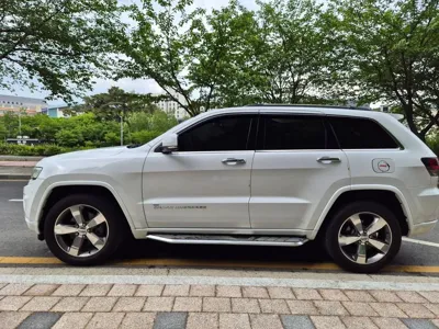 Jeep Cherokee 2015, 139110 км, за 11900000 KRW