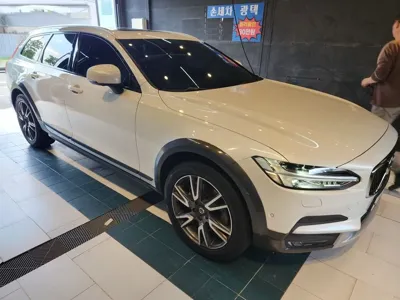 Volvo V90 · 2019 год