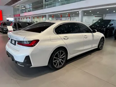 BMW 3 Series 2022, 38000 км, за 219800 CNY