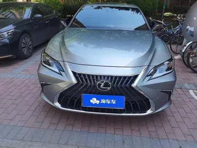 Lexus ES 2024, 25400 км, за 192000 CNY