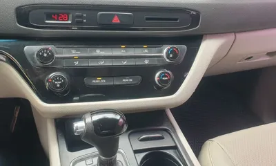 Kia Canival 2016, 185000 км, за 6300000 KRW
