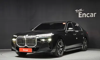 BMW i7 · 2024 год