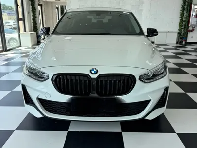 BMW 1 Series 2022, 24000 км, за 119800 CNY