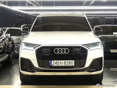 Audi Q7 · 2023 год