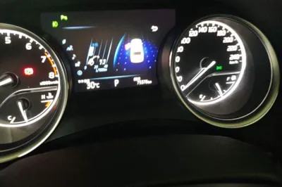 Toyota Camry 2018, 75300 км, за 75220.98 CNY - фото 13