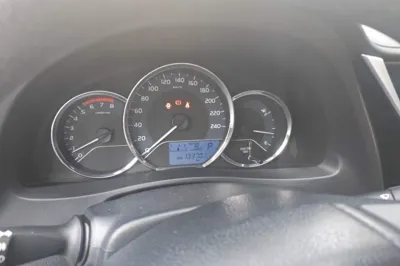 Toyota Corolla 2018, 133700 км, за 49965.07 CNY - фото 11