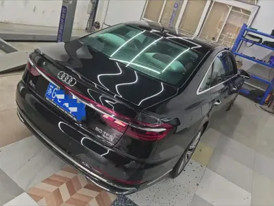 Audi A8 2023, 20299 км, за 492000 CNY