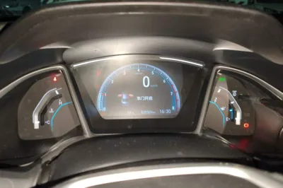 Honda Civic 2019, 35500 км, за 78755.13 CNY - фото 11