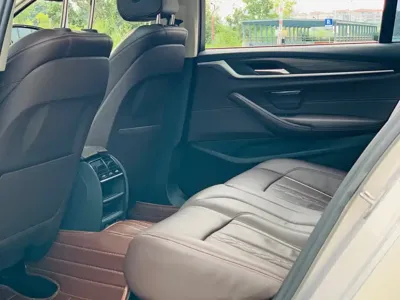 BMW 5 Series 2017, 97000 км, за 100500 CNY - фото 14