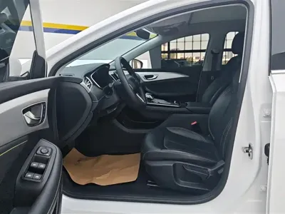 Roewe i6 MAX New Energy 2026, 5300 км, за 64800 CNY - фото 9