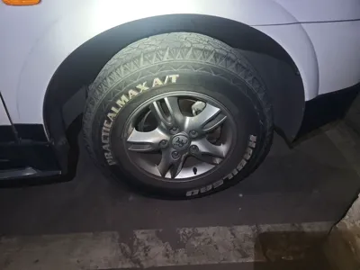 Roewe W5 2014, 172800 км, за 18075.8 CNY