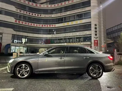 Audi A4L 2020, 40000 км, за 98000 CNY