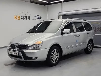 Kia Canival · 2012 год
