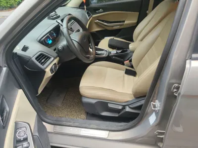 Ford Escort 2015, 96700 км, за 22025.66 CNY - фото 16