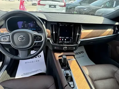 Volvo S90 2024, 39200 км, за 168800 CNY - фото 6