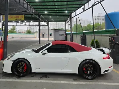 Porsche 911 · 2017 год