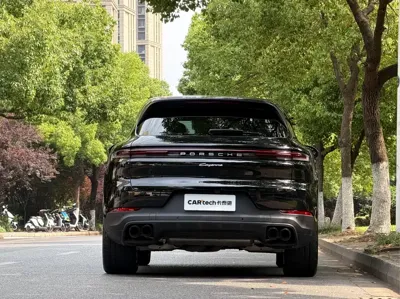 Porsche Cayenne 2024, 15000 км, за 668000 CNY