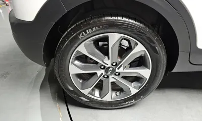 Kia Stonic 2018, 88378 км, за 10500000 KRW - фото 5