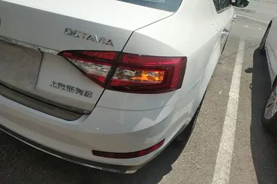 Skoda Octavia 2018, 78300 км, за 53146.52 CNY - фото 9