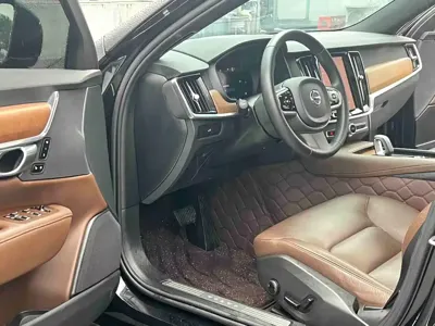 Volvo S90 2024, 38000 км, за 186800 CNY - фото 4