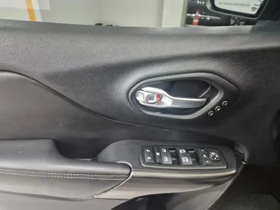 Jeep Cherokee 2015, 108264 км, за 9800000 KRW - фото 9
