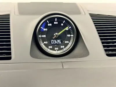 Porsche Cayenne Hybrid 2022, 65000 км, за 380000 CNY - фото 14