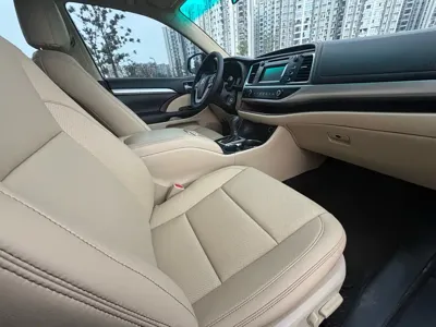 Toyota Highlander 2017, 95000 км, за 86800 CNY - фото 8
