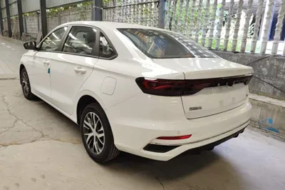 Geely Auto Emgrand 2026, 100 км, за 73119.82 CNY - фото 4