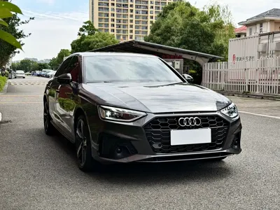 Audi A4L 2025, 7000 км, за 113600 CNY