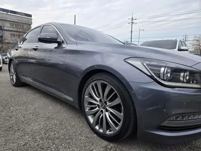 Hyundai Genesis 2014, 114208 км, за 13800000 KRW