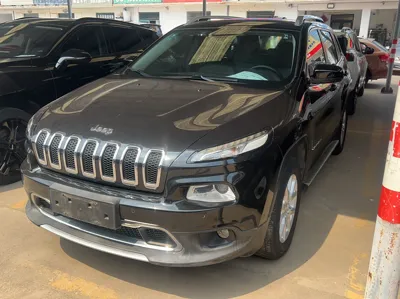 Jeep Cherokee 2016, 116200 км, за 51750.46 CNY - фото 3