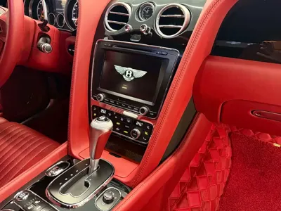 Bentley Flying Spur 2018, 70000 км, за 698000 CNY