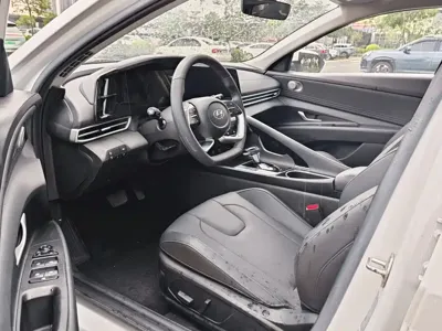 Hyundai Elantra 2022, 50000 км, за 59900 CNY - фото 21