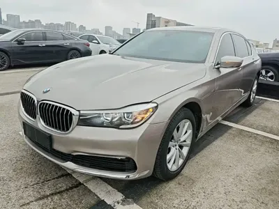 BMW 7 Series · 2017 год