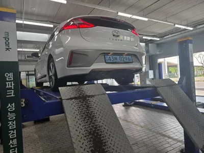 Hyundai Ioniq 2017, 117903 км, за 12900000 KRW